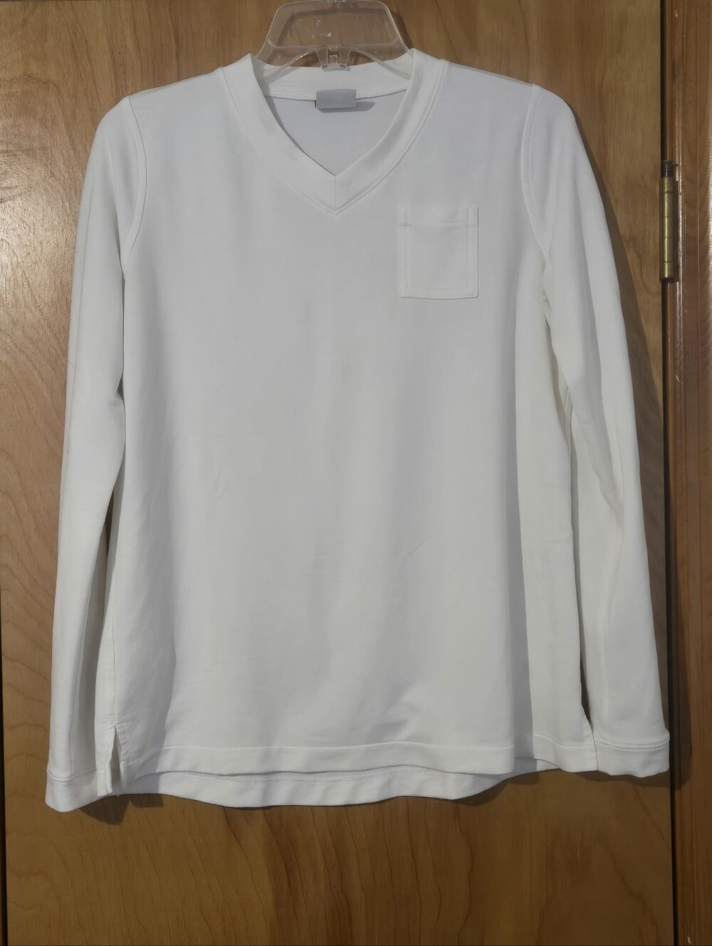 Beltn Key White V-Neck Long Sleeve Active Top Size M